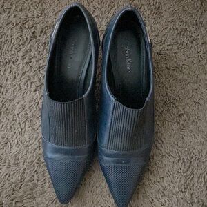 Dark blue pre-loved Calvin Klein shoes